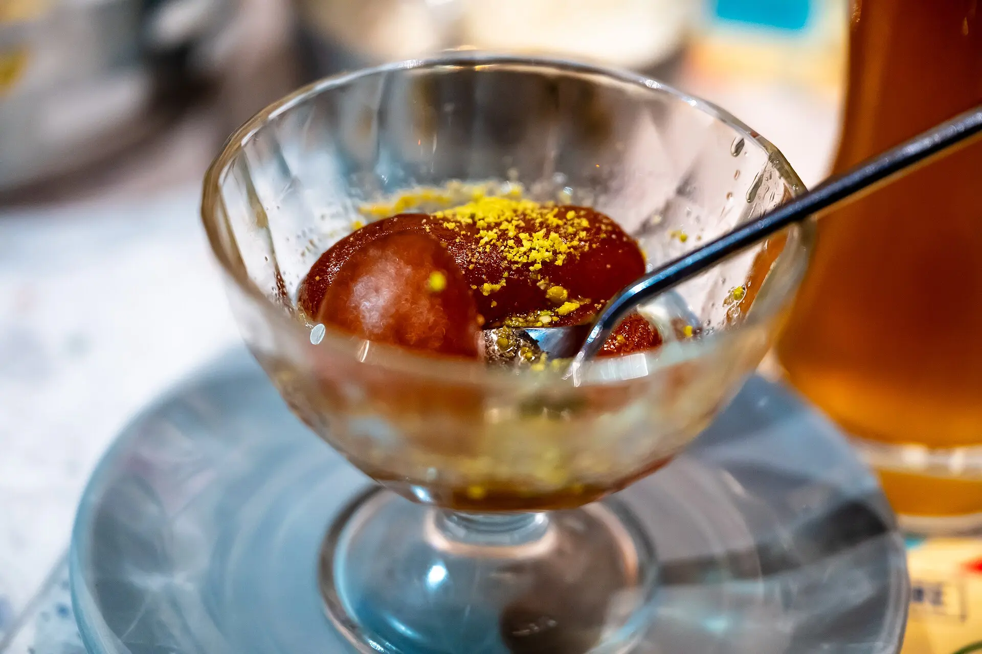 Gulab jamun, warm